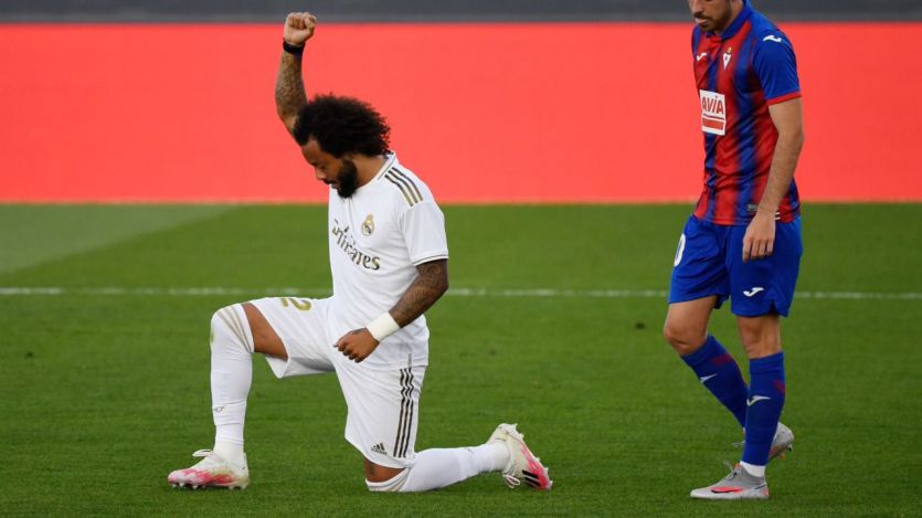 El gesto viral de Marcelo al celebrar su gol hincando rodilla