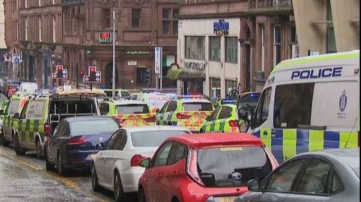 La policía abate al presunto autor del apuñalamiento múltiple en Glasgow