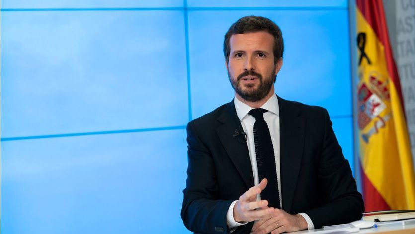 Casado tacha de 'irresponsabilidad' el anuncio del Gobierno de una subida de impuestos