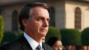 Bolsonaro dice que está "muy bien" y vuelve a promocionar el uso de hidroxicloroquina