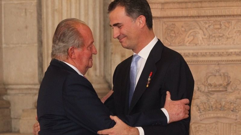 Más escándalos para la Corona: Juan Carlos sacaba 100.000 euros al mes en metálico para costear los gastos de la Casa Real