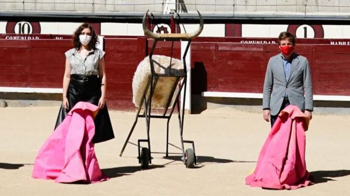 Ayuso da un nuevo paso en defensa de la tauromaquia y la protegerá como 'patrimonio cultural'