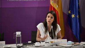 Irene Montero: "Es muy difícil separar la corrupción de la familia Borbón" de la Monarquía