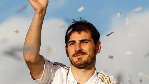 Iker Casillas anuncia su retirada definitiva como futbolista