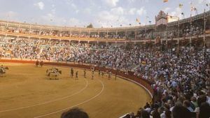 Indignación con las imágenes de la plaza de toros del Puerto de Santa María (Cádiz) abarrotada