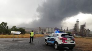 Grave explosión y posterior incendio en el complejo petroquímico de Repsol en Puertollano por la caída de un rayo