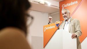 Ciudadanos cambia de estrategia en Cataluña: Carrizosa sustituye a Roldán como candidato a la Generalitat