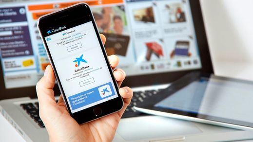 CaixaBank aumenta un 58% el número de clientes que pagan con el móvil, con una facturación superior a los 1.100 millones de euros