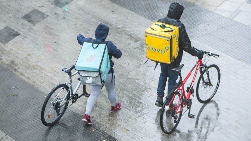 Riders: Glovo asegura que los repartidores prefieren ser autónomos y las asociaciones piden aplicar ya la sentencia