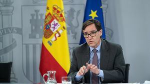 Moncloa y Madrid no se ponen de acuerdo: Illa pide a Ayuso "que se deje ayudar"