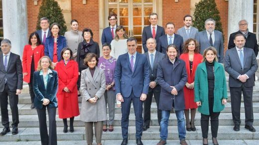Acusan al Gobierno de hipocresía: ¿se fueron varios ministros de Puente y tuvieron que regresar a Madrid de urgencia?