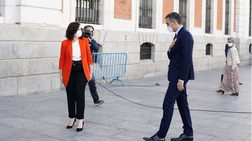 Ayuso acusa a Sánchez en el Financial Times de 'romper el consenso de las dos Españas'