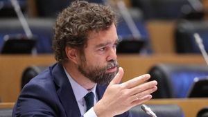 Vox lamenta no saber "qué va a hacer el PP" en la moción de censura contra Sánchez