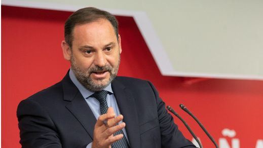 El PSOE exige a Casado que vote 'no' a la moción de censura: 
