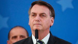 Bolsonaro, a sus ciudadanos por la pandemia: "Dejad de ser un país de maricas"