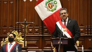 Crisis en Perú: dimite el nuevo presidente, Manuel Merino, tras 5 días de protestas por su llegada al cargo