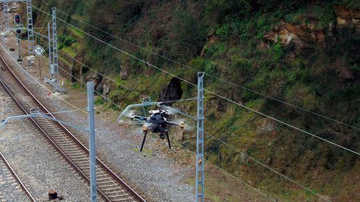 Telefónica implanta en Galicia una solución de inspección en remoto de las vías ferroviarias con 5G y drones