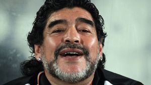 Vergonzoso espectáculo final para despedir a Maradona: un entierro lleno de incidentes, fotos indecentes, drones...