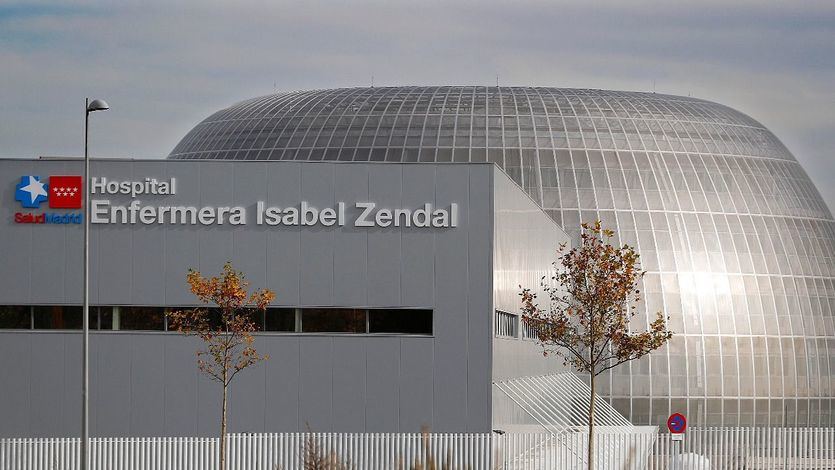 Madrid inaugura el hospital de pandemias sin la oposición y con protestas de sanitarios