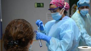 Madrid habilitará 7 puntos para realizar test masivos de antígenos a los jóvenes tras la Navidad