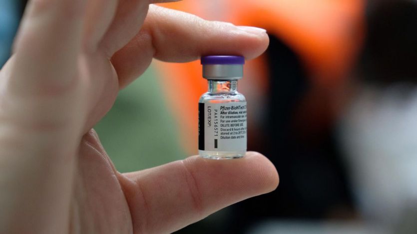 Un problema logístico de Pfizer provoca que el reparto de vacunas de este lunes se retrase un día