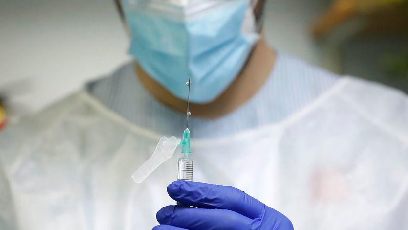 La Agencia Española de Medicamentos duda sobre si los vacunados siguen transmitiendo la covid