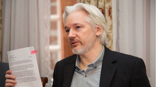 La jueza británica rechaza dejar en libertad a Assange por riesgo de fuga