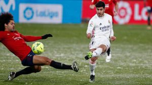 Tremendo enfado en el Madrid por permitir la Liga disputar en el encuentro nevado ante el Osasuna (0-0)