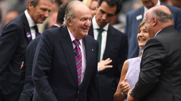 Aseguran que Patrimonio Nacional paga a los 3 asistentes del Rey emérito en Emiratos Árabes