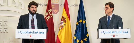 Lío en Murcia: el consejero de Salud se vacuna saltándose el protocolo y Ciudadanos pide su dimisión