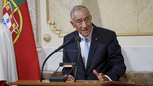 Rebelo de Sousa repetirá como presidente de Portugal tras arrasar en las urnas en plena tercera ola