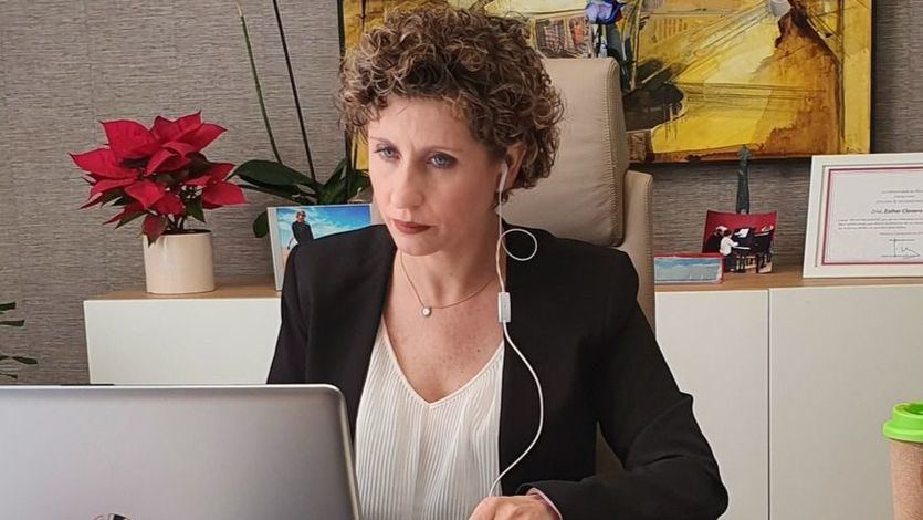 La alcaldesa socialista de Molina de Segura dimite por vacunarse antes de tiempo