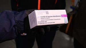 Ya están aquí llegan 196.800 dosis de la vacuna de AstraZeneca a España para reforzar la campaña