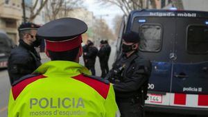 La Generalitat plantea revisar el modelo de orden público tras la reunión con los Mossos