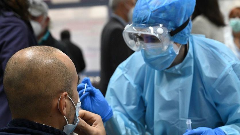 Sanidad notifica 15.978 nuevos contagios y 467 fallecidos desde el viernes