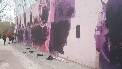 El horror en el 8-M: el mural feminista de Ciudad Lineal amanece totalmente borrado
