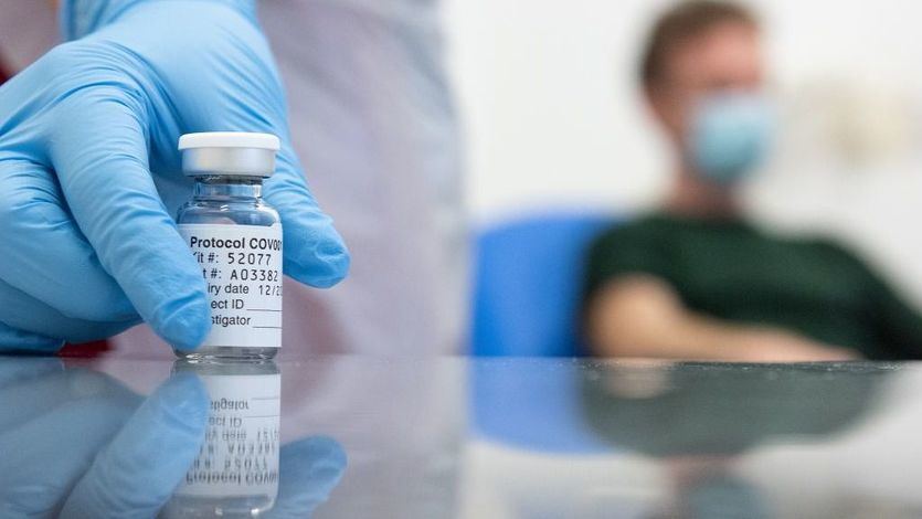 España suspende 15 días la vacunación con AstraZeneca