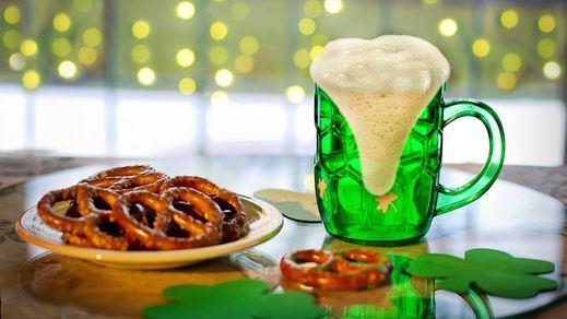 Comidas y bebidas populares irlandesas por el Día de San Patricio