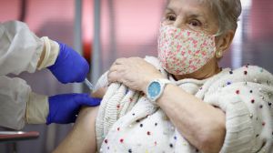 La Comisión de Salud Pública amplía la vacunación con AstraZeneca hasta los 65 años