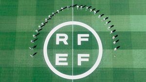 Cachondeo en redes ante el nuevo logo y escudo de la Federación de Fútbol