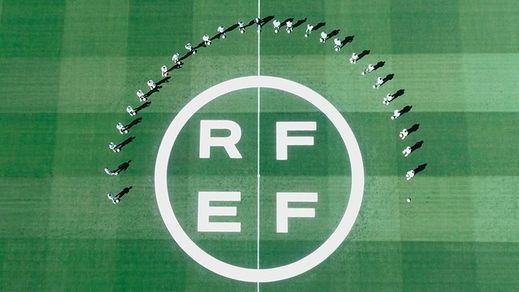 Cachondeo en redes ante el nuevo logo y escudo de la Federación de Fútbol