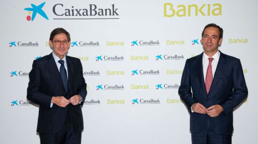 CaixaBank culmina los trámites legales de la fusión con Bankia para convertirse en el banco líder en España