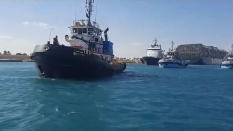 Restablecido el tráfico marítimo en el Canal de Suez tras el remolque del buque Ever Given