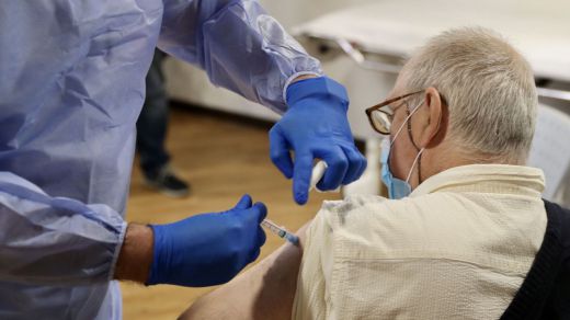 La OMS critica la lentitud de la vacunación en Europa y advierte de un preocupante aumento de casos