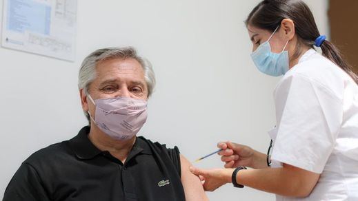 El presidente de Argentina, Alberto Fernández, enfermo con covid pese a recibir la vacuna rusa