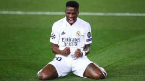 Vinicius vive al fin su gran noche en el mejor momento para el Madrid (3-1 al Liverpool)