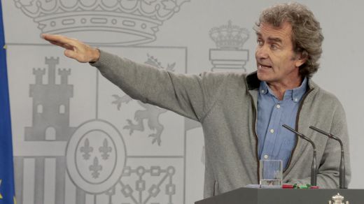 Fernando Simón se aparta de la lucha partidista en Madrid y Ayuso se apunta un tanto ante Sánchez