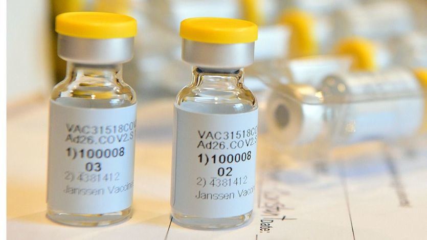 Estados Unidos paraliza la vacunación con Janssen tras varios casos de trombos graves