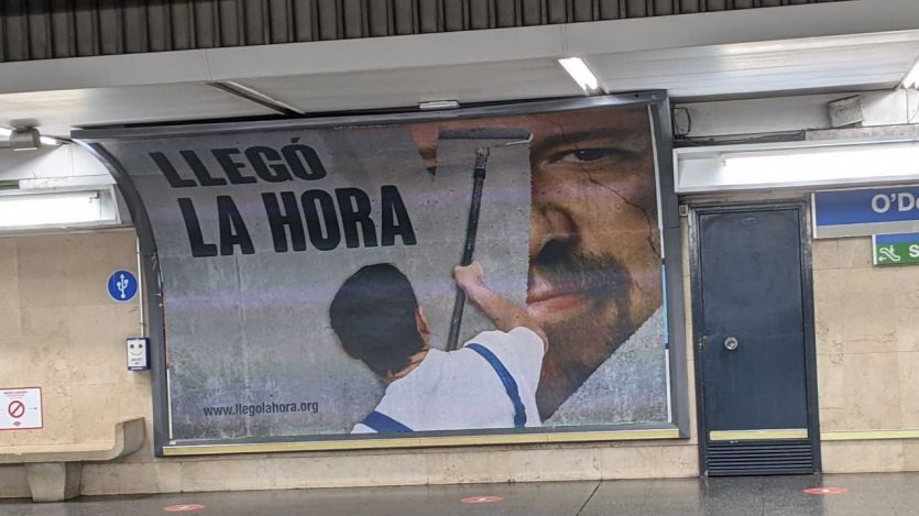 Polémica campaña publicitaria de Hazte Oír contra Pablo Iglesias: 'Llegó la hora'
