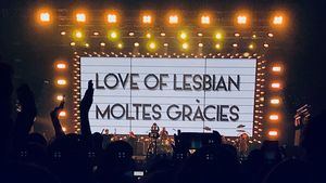 Los datos avalan el éxito del concierto experimental sin distancias de Love of Lesbian